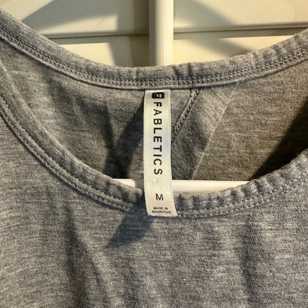 Fabletics Gray Muscle Tee for Women - Picture 3 of 3